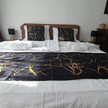 Andrei Apartment Брашов Екстериор снимка