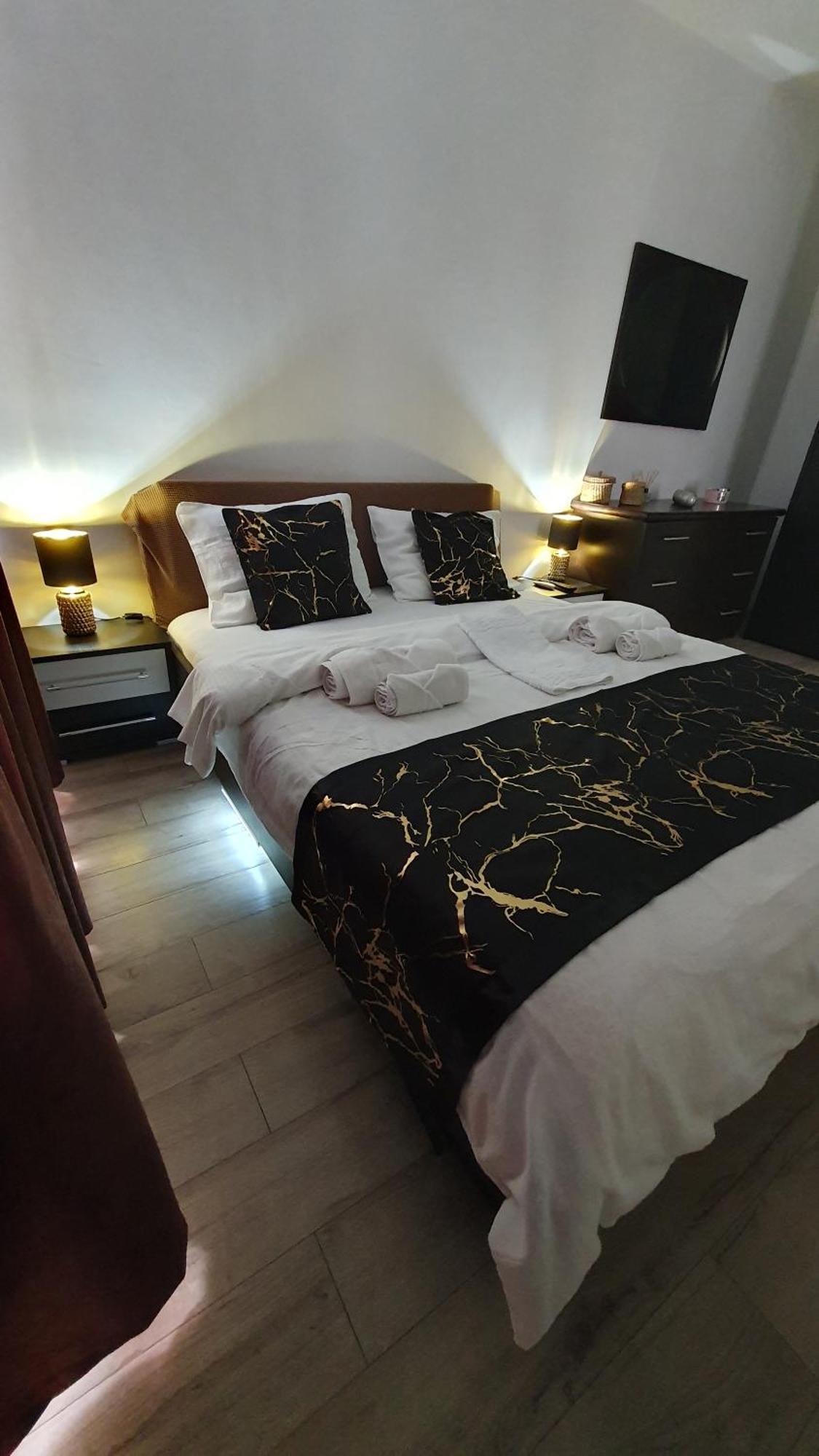 Andrei Apartment Брашов Екстериор снимка